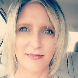 Meet your Posher, Evelyn